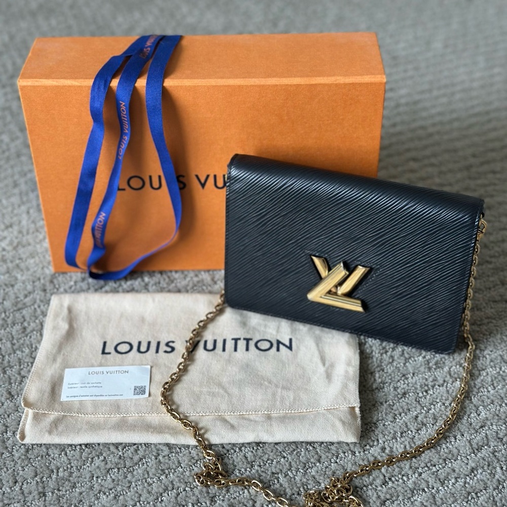 Louis Vuitton Black Twist Belt Wallet on Chain Epi Leather